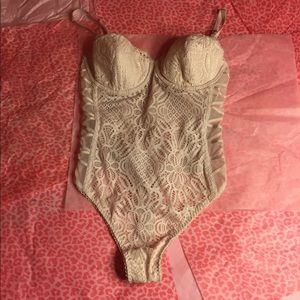 Victoria's Secret sexy lace teddy in light pink